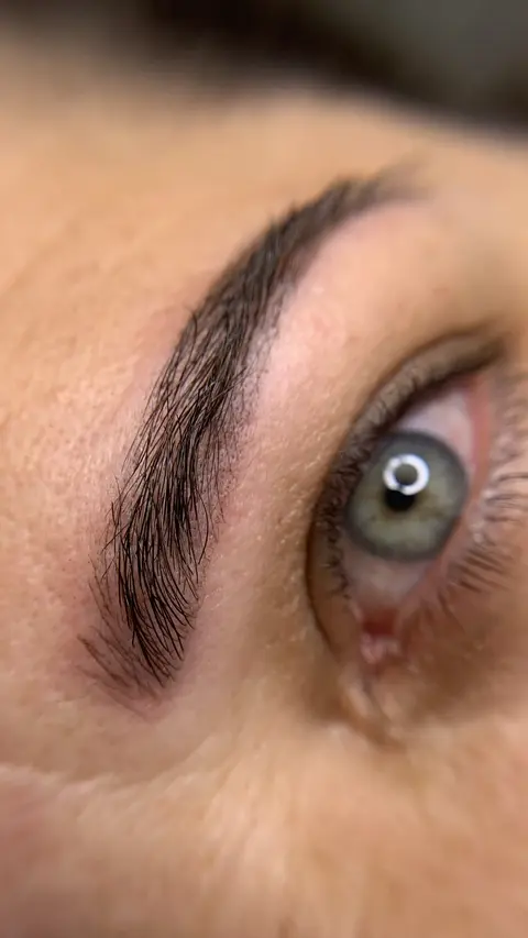 Micropigmentação Híbrida (Fios e Sombra) — Aurea Beauty X Studio